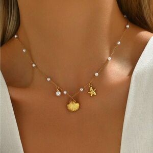 Conch Starfish Charms Beaded Pearl Dainty Necklace in Gold